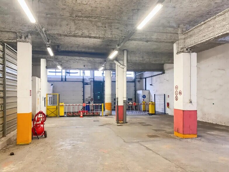 Local commercial dans Marseille à louer - Photo de l’immeuble – Image 3 sur 10