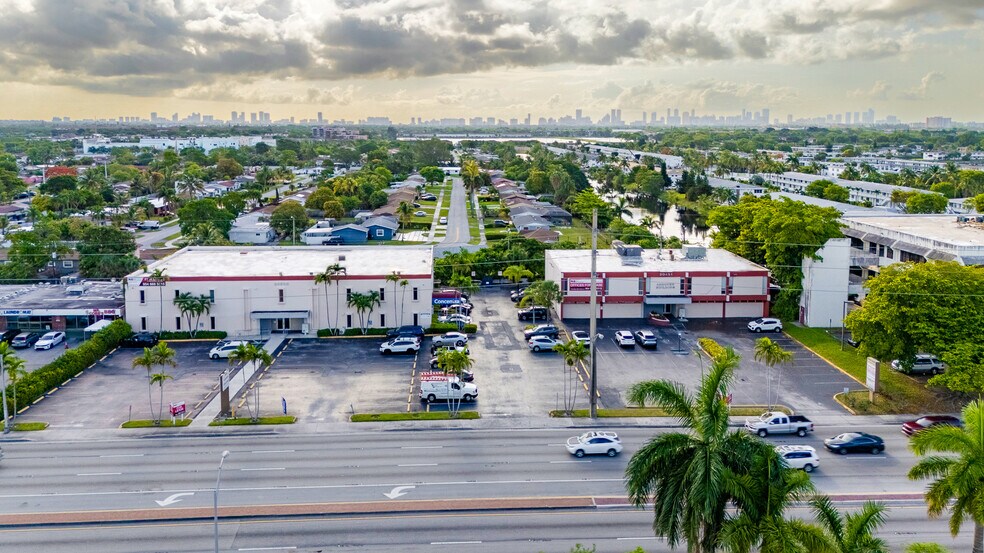 20535 NW 2nd Ave, Miami, FL à louer - Photo de l’immeuble – Image 2 sur 3