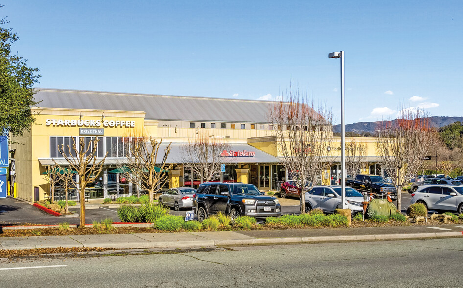 704 E Perkins St, Ukiah, CA à vendre - Photo de l’immeuble – Image 1 sur 6