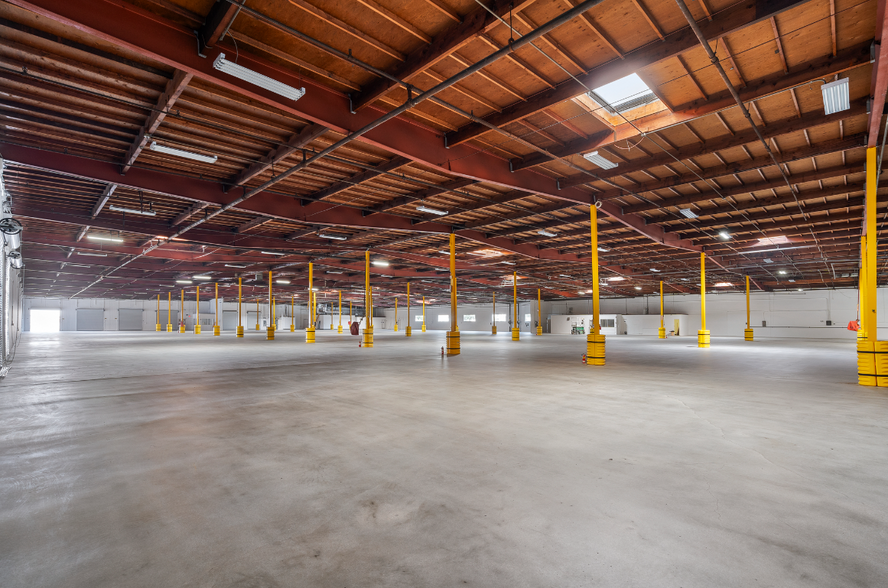 8640 Slauson Ave, Pico Rivera, CA à louer - Photo de l’immeuble – Image 2 sur 13