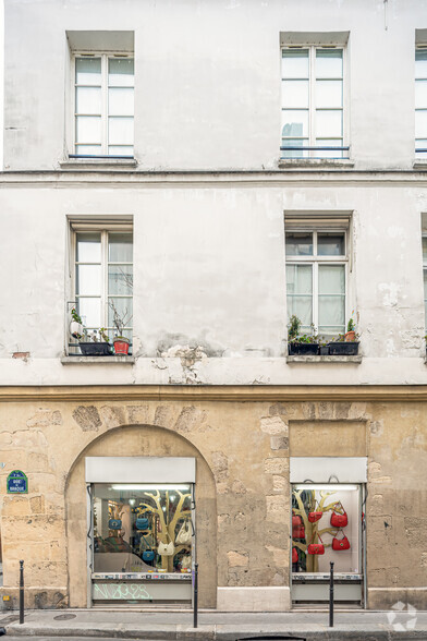 70 Rue Du Temple, Paris à louer - Photo de l’immeuble – Image 3 sur 5
