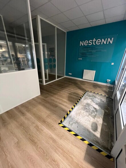 Local commercial dans Le Coudray-Montceaux à louer - Photo intérieure – Image 1 sur 6