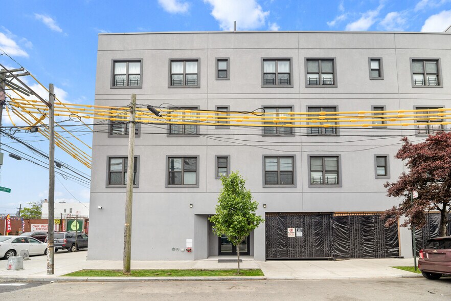 8623 Flatlands Ave, Brooklyn, NY à vendre - Photo de l’immeuble – Image 3 sur 17