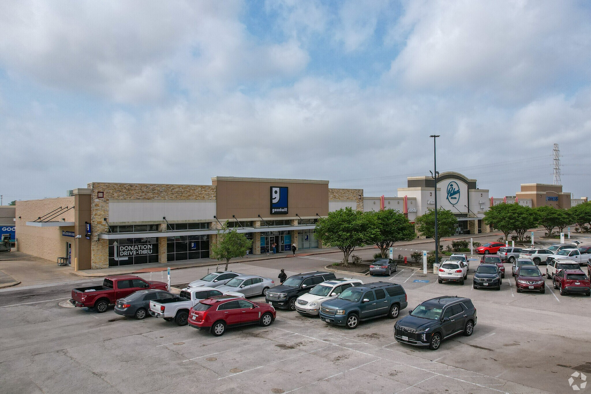 Fairmont Parkway Shopping Center portefeuille de 4 biens à vendre sur LoopNet.fr Photo principale– Image 1 sur 17