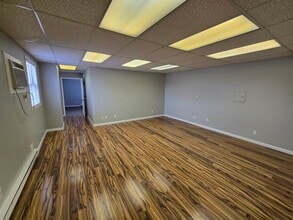 2504 Grand Ave, Baldwin, NY à louer Photo intérieure– Image 1 sur 3