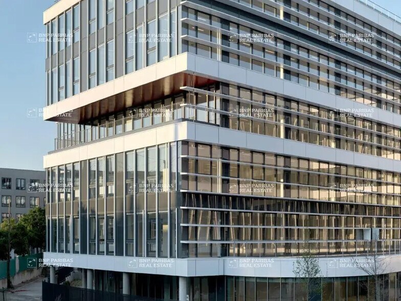 Bureau dans Lyon à louer - Photo de l’immeuble – Image 2 sur 32