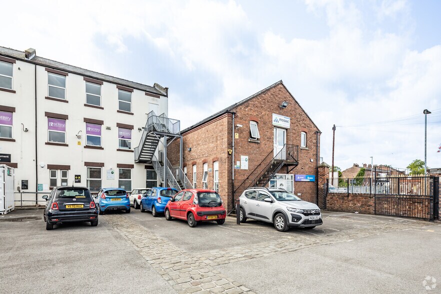 Tanners Ln, Warrington à louer - Photo de l’immeuble – Image 3 sur 8