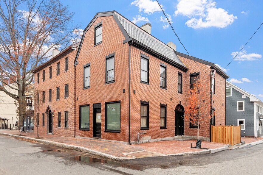 24 Center St, Newburyport, MA à louer - Photo de l’immeuble – Image 1 sur 10