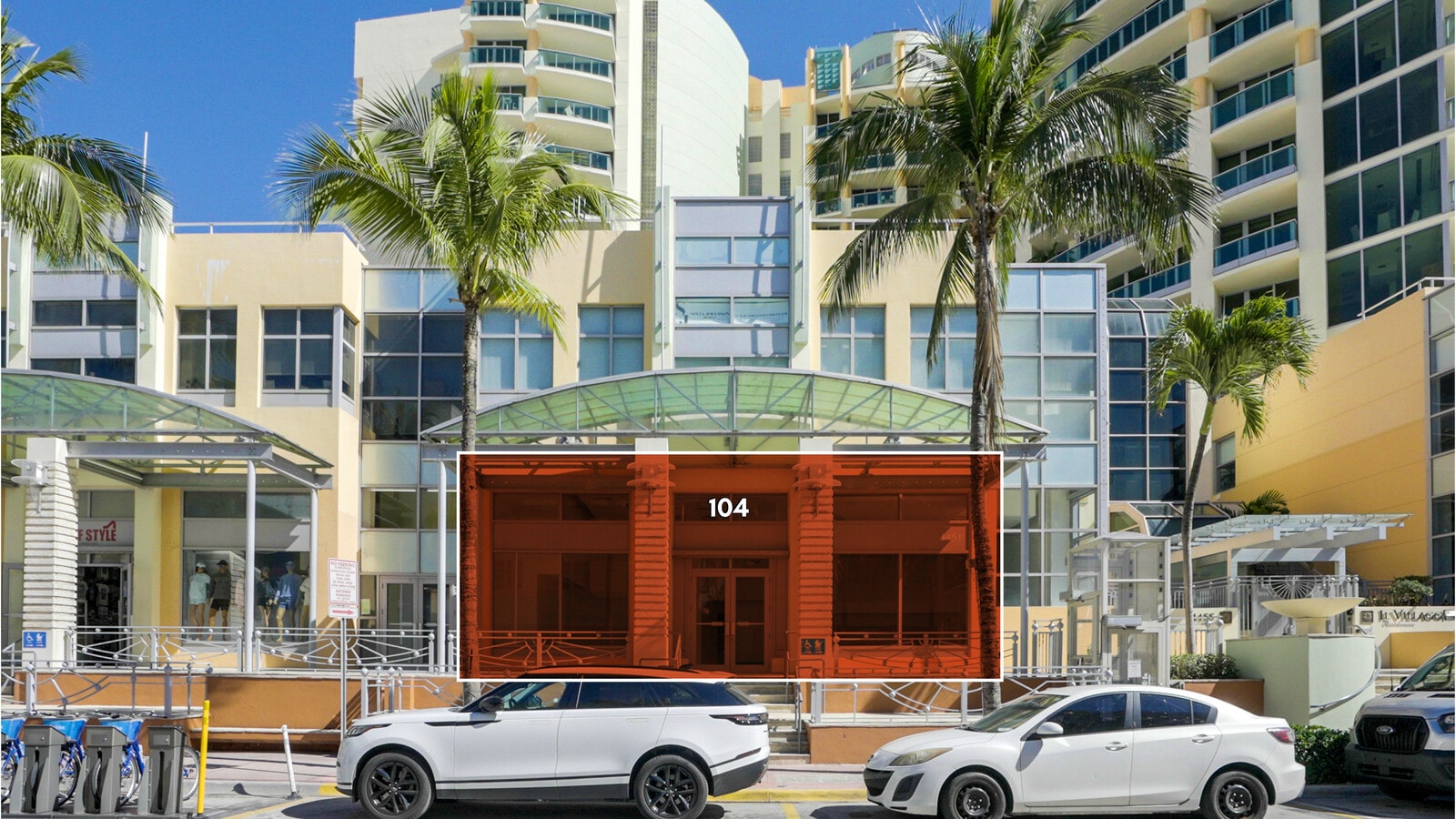 1451 Ocean Dr, Miami Beach, FL 33139 - Lot 104 -  - Photo intérieure - Image 1 of 4