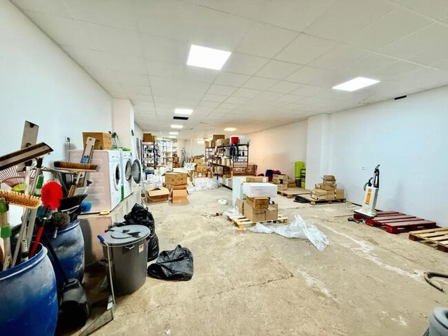 Plus de détails pour Industriel/Logistique à louer