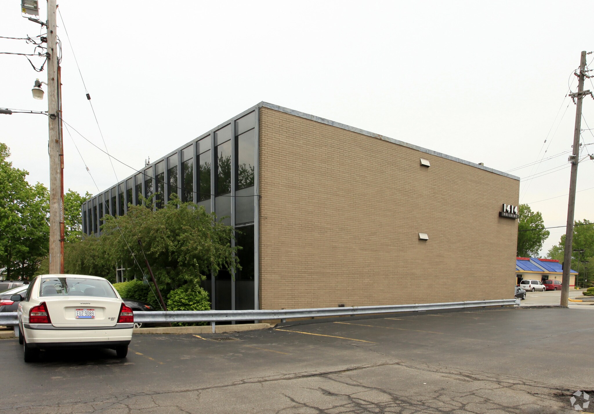 1414 S Green Rd, South Euclid, OH à louer Photo de l’immeuble– Image 1 sur 2