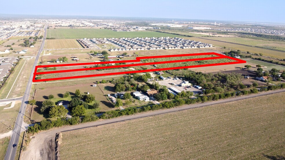 1239 Barbarosa Rd & 1255 Saur Ln, New Braunfels, TX à vendre - Photo de l’immeuble – Image 3 sur 10