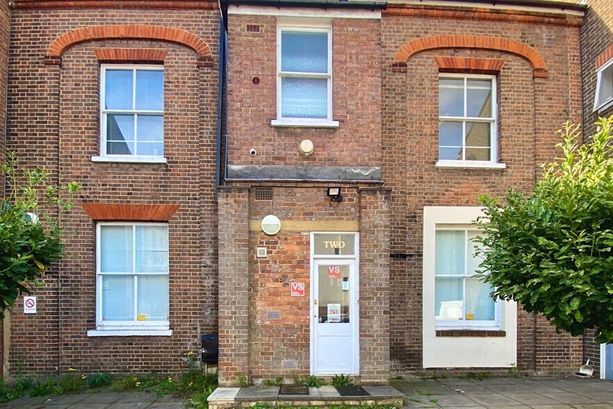 101 Park St, Luton à louer - Photo de l’immeuble – Image 2 sur 2