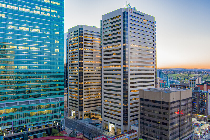 112 4th Av SW, Calgary, AB à louer - Photo de l’immeuble – Image 2 sur 5