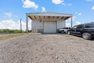 330 Elco Ln, China Spring, TX à louer Photo intérieure– Image 2 sur 8