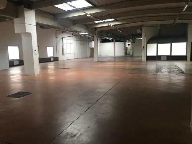 Plus de détails pour Industriel/Logistique à louer