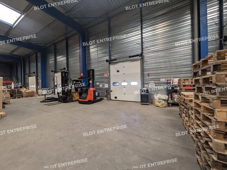 Industriel/Logistique dans Javené à louer - Photo de l’immeuble – Image 2 sur 6