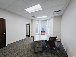 125 S Elm St, Greensboro, NC à louer Photo intérieure– Image 2 sur 4
