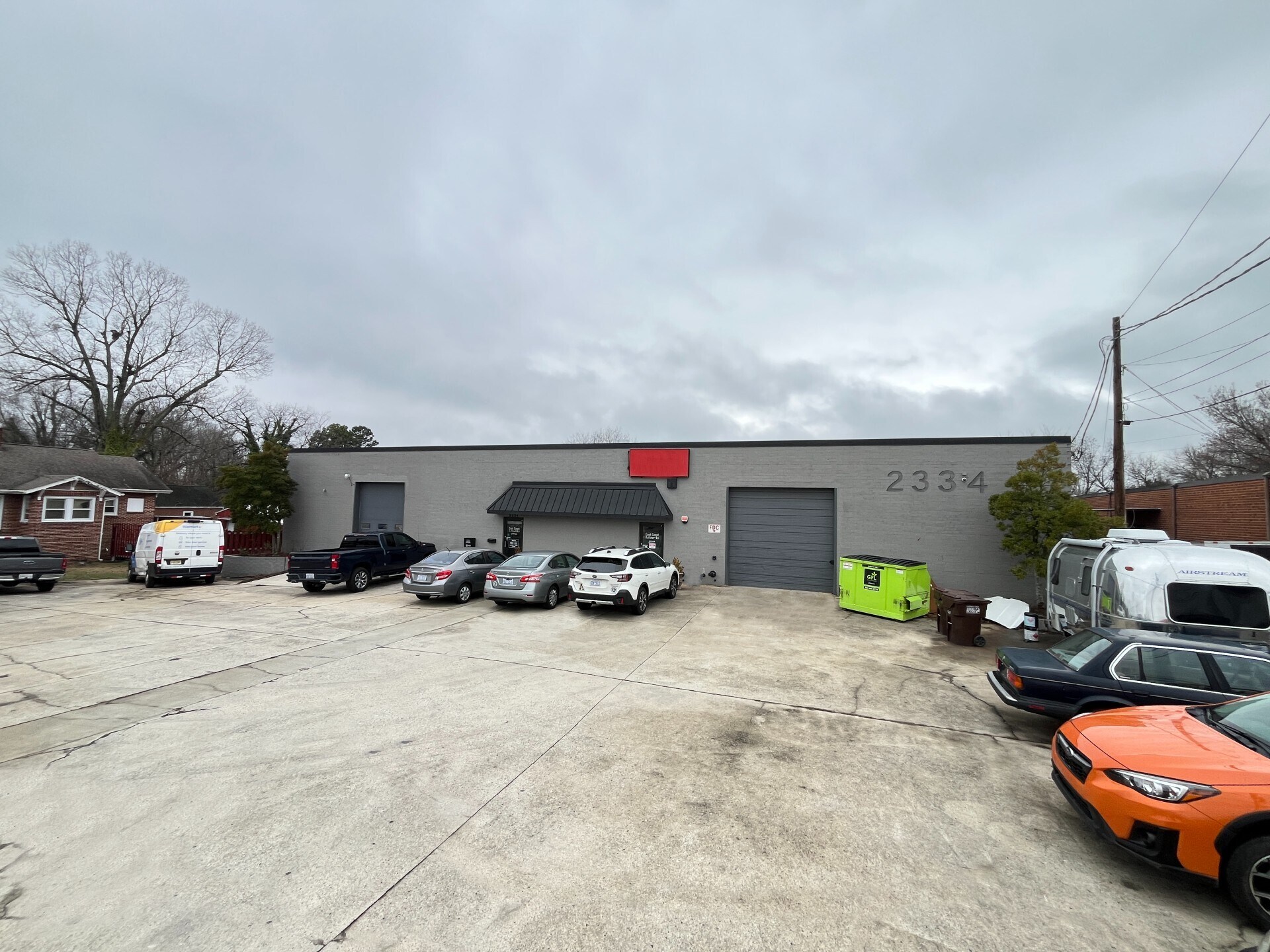 2334 W English Rd, High Point, NC à louer Photo principale– Image 1 sur 6