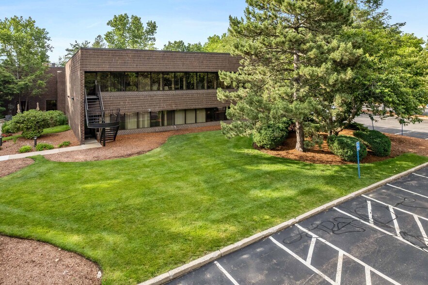 70 Wells Ave, Newton, MA à louer - Photo de l’immeuble – Image 2 sur 3