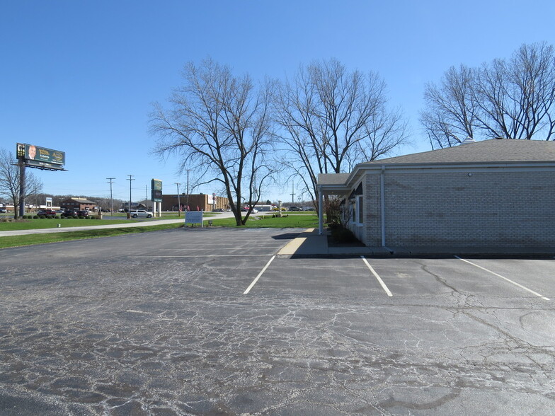 8080 Utah St, Merrillville, IN à louer - Photo de l’immeuble – Image 2 sur 8