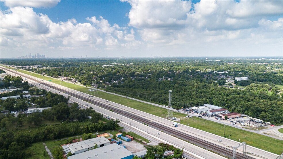 12969 W Hardy Rd, Houston, TX à vendre - Photo de l’immeuble – Image 2 sur 47