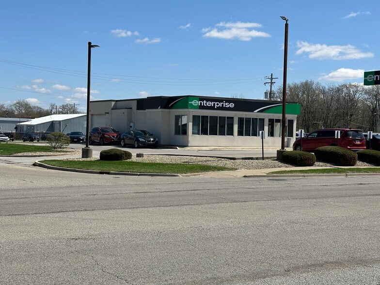 1212 N Prospect Ave, Champaign, IL à vendre - Photo de l’immeuble – Image 2 sur 3