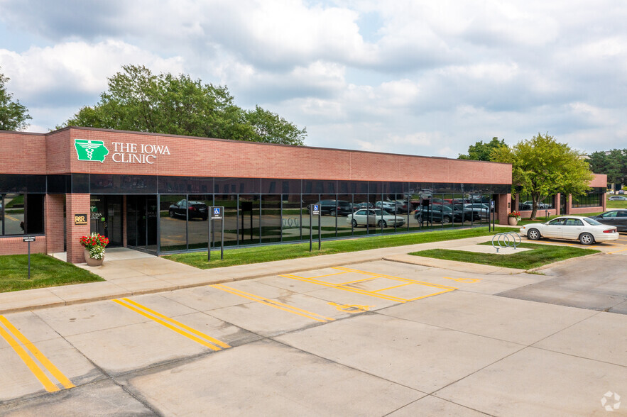 7101-7199 Vista Dr, West Des Moines, IA à louer - Photo de l’immeuble – Image 1 sur 5