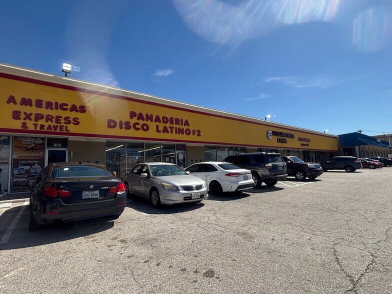 7307 Hillcroft Ave, Houston, TX à louer - Photo de l’immeuble – Image 2 sur 2