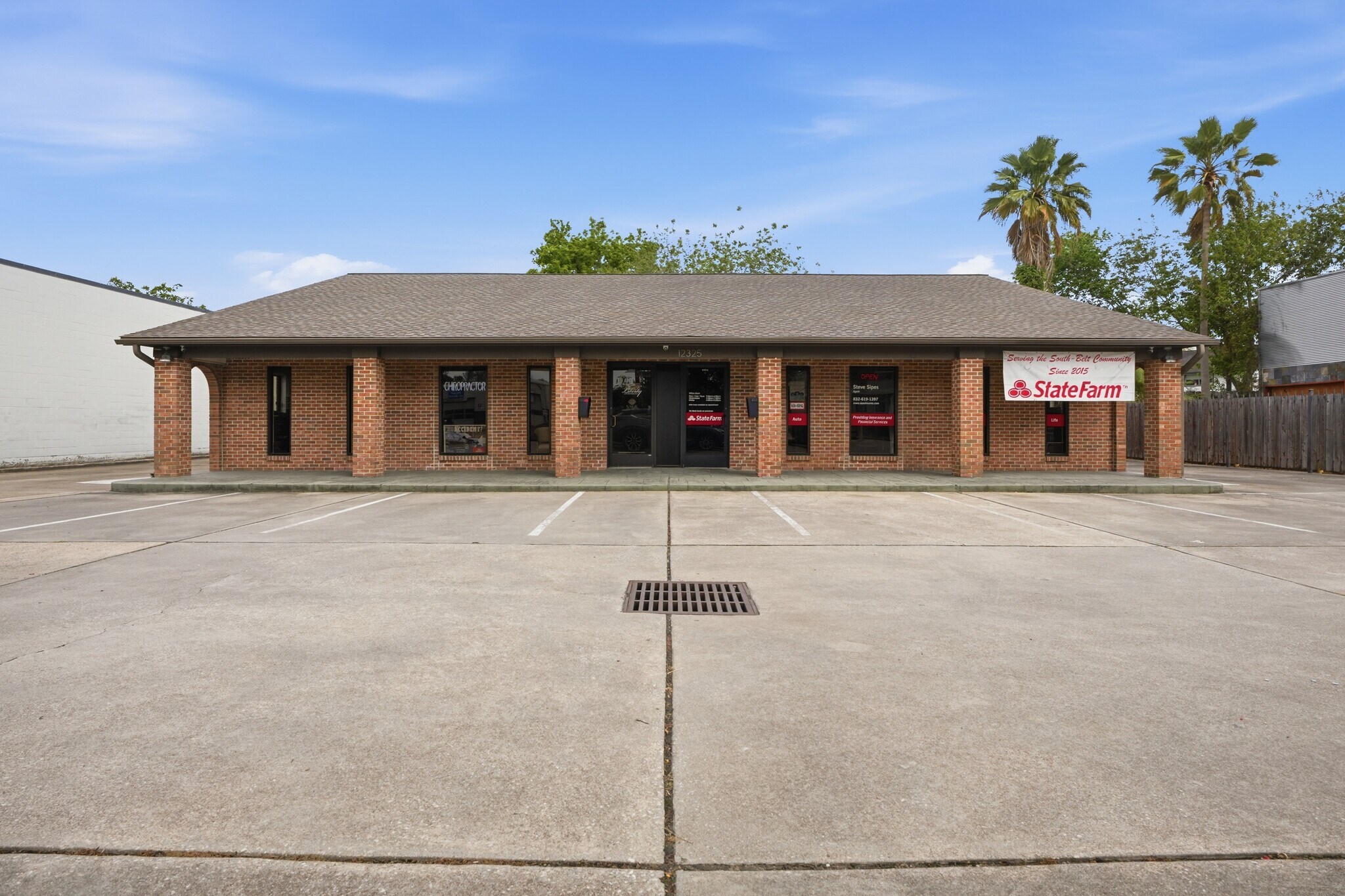 12325 Scarsdale Blvd, Houston, TX à louer Photo principale– Image 1 sur 30