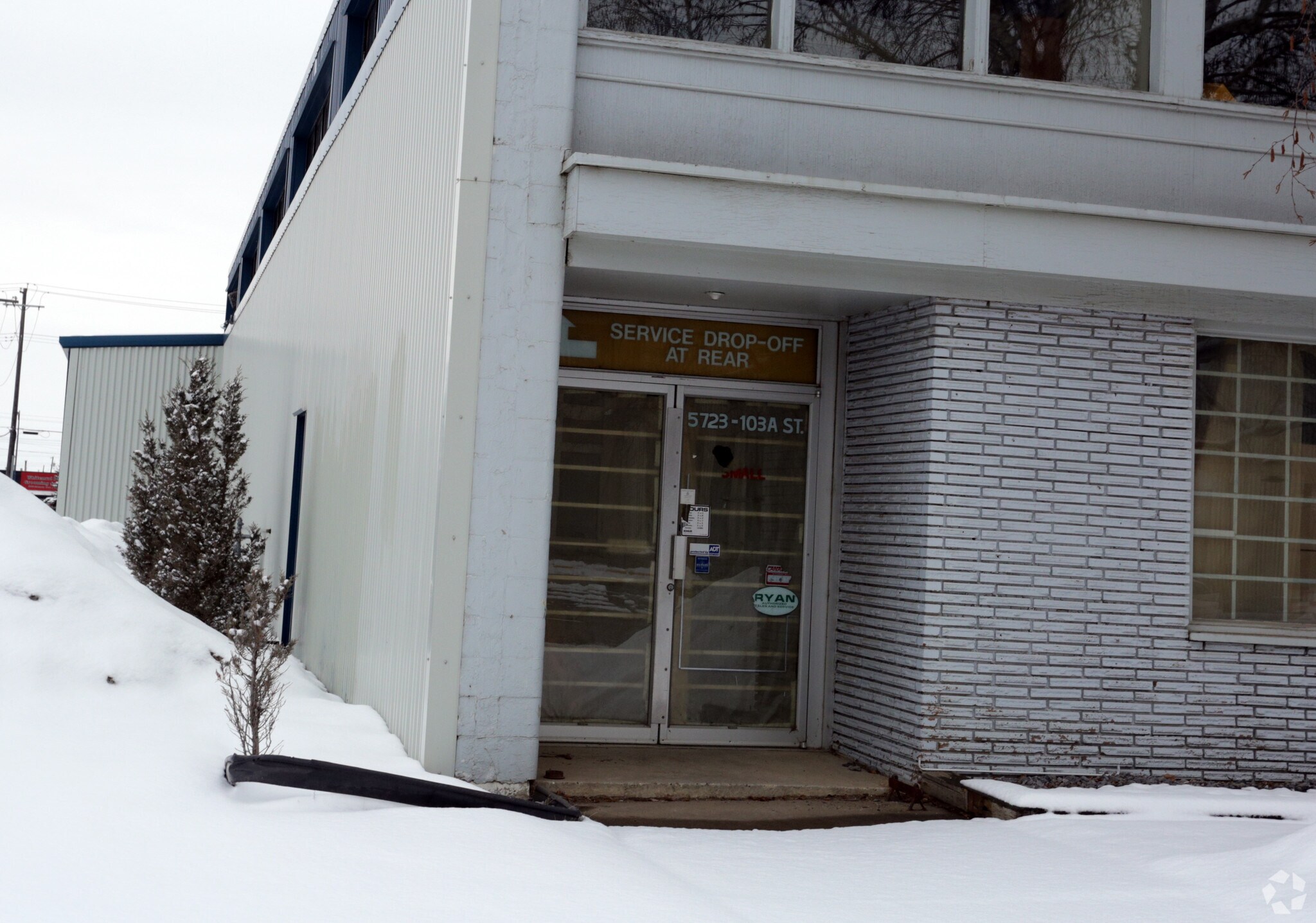 5711 103A St NW, Edmonton, AB à vendre Photo de l’immeuble– Image 1 sur 4