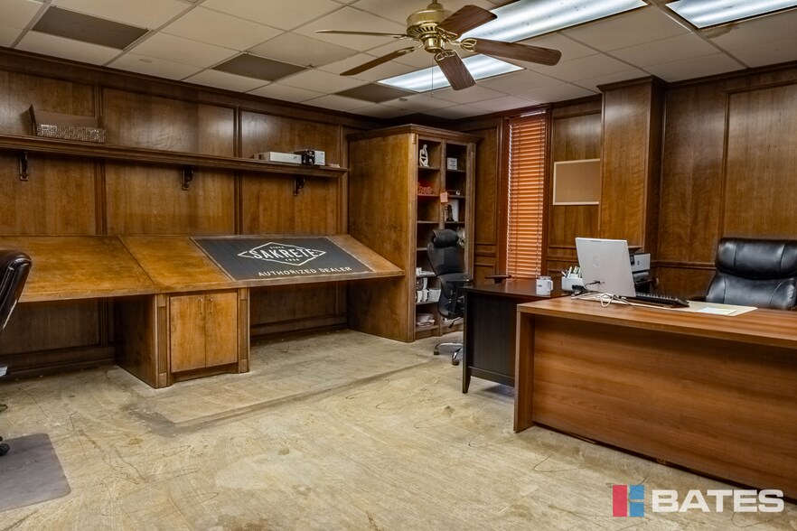 1812 Garden Spring Dr, Dallas, TX à vendre - Photo de l’immeuble – Image 3 sur 28