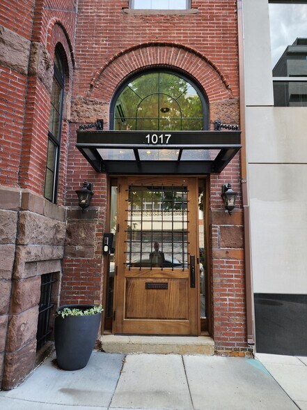 1017 12th St NW, Washington, DC à vendre - Photo de l’immeuble – Image 2 sur 9