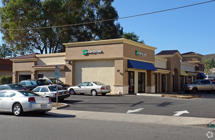 554-562 N Moorpark Rd, Thousand Oaks, CA à louer - Photo principale – Image 3 sur 3