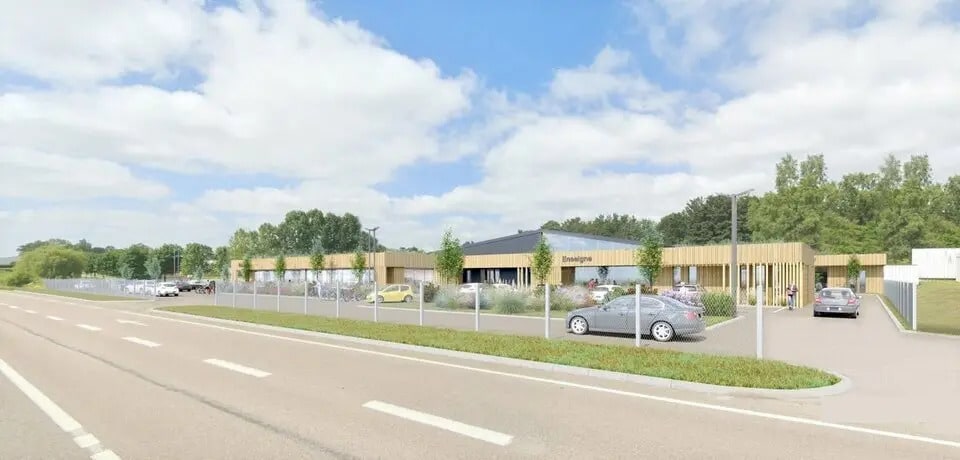 Local d’activités dans Valliquerville à louer - Photo de l’immeuble – Image 2 sur 5