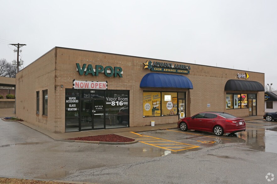 9598 E 350 Hwy, Raytown, MO à louer - Photo principale – Image 1 sur 9