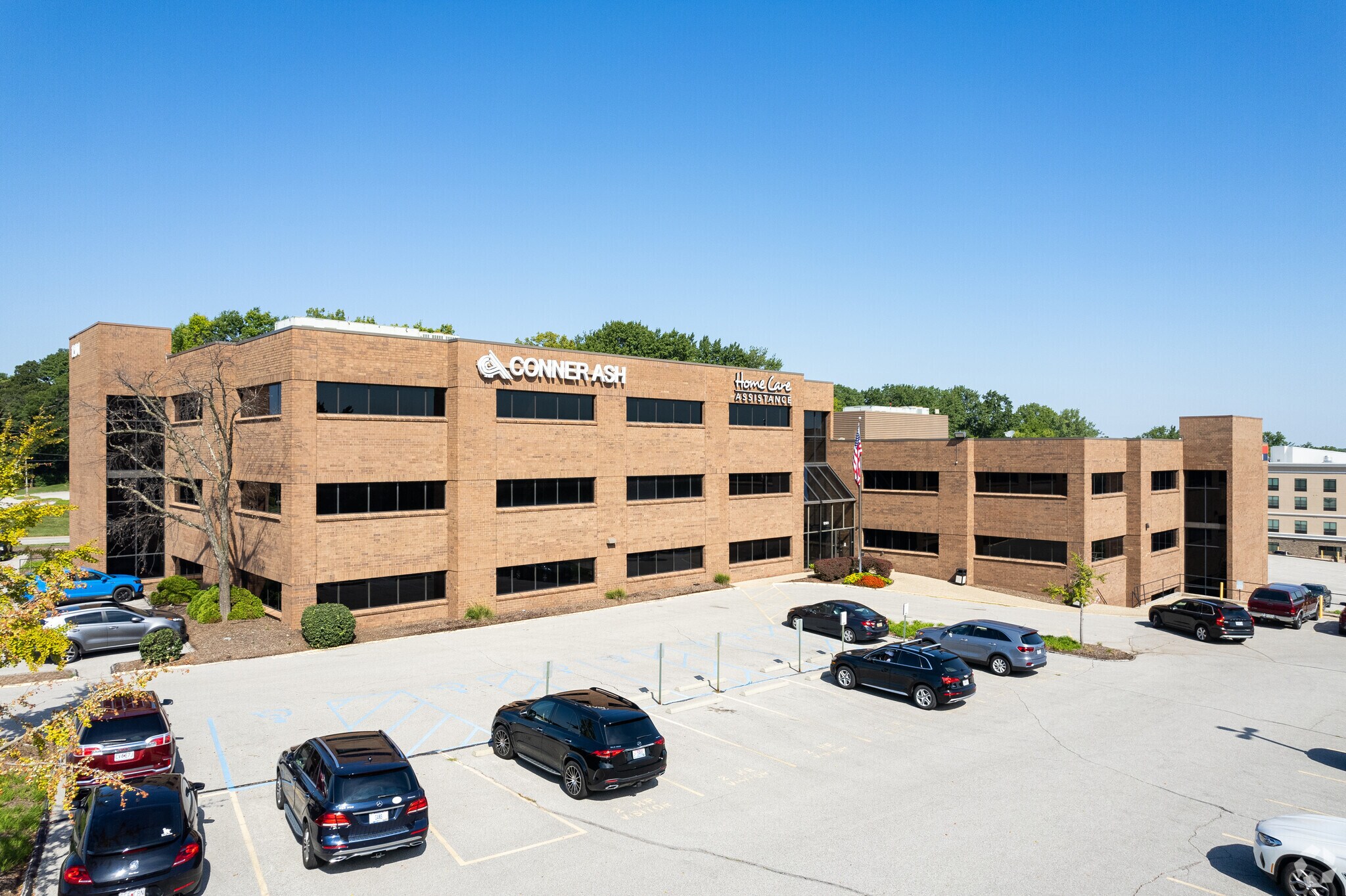 12101 Woodcrest Executive Dr, Saint Louis, MO à louer Photo de l’immeuble– Image 1 sur 7