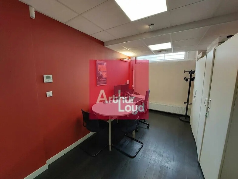 Local commercial dans Clermont-Ferrand à vendre - Photo intérieure – Image 2 sur 4