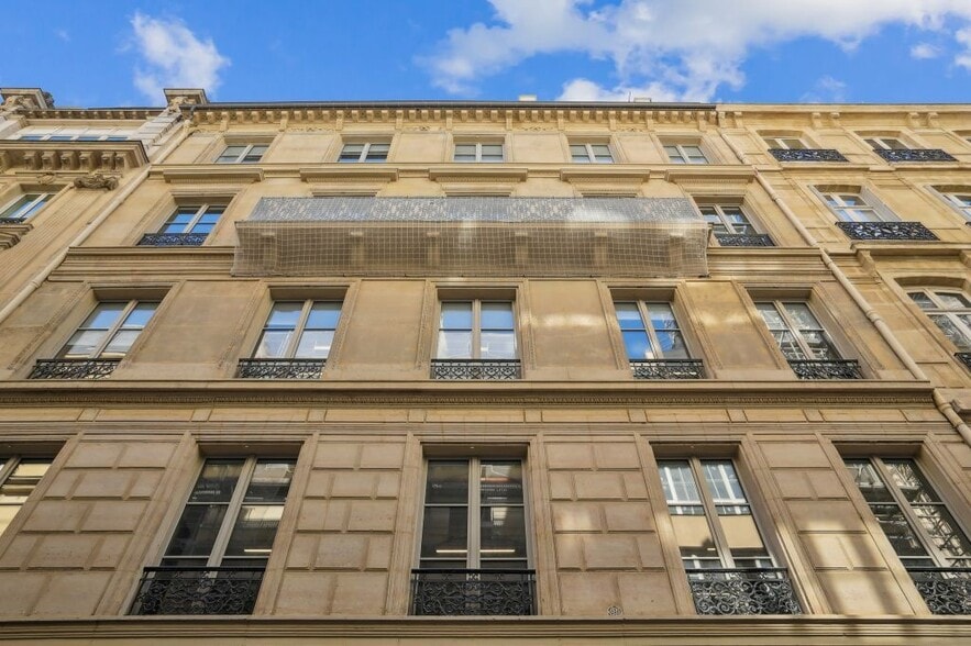 22 Rue Chauchat, Paris à louer - Photo de l’immeuble – Image 1 sur 9