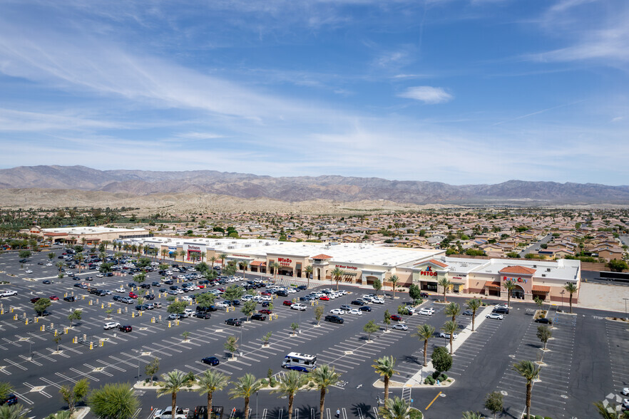 Jackson St, Indio, CA à louer - Photo de l’immeuble – Image 3 sur 30