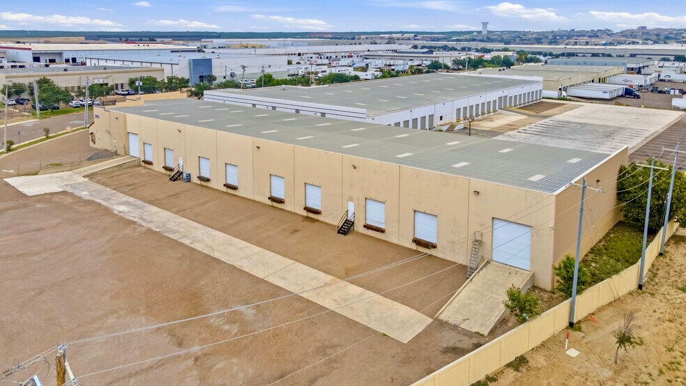 809 Nafta Blvd, Laredo, TX à louer - Photo de l’immeuble – Image 2 sur 9