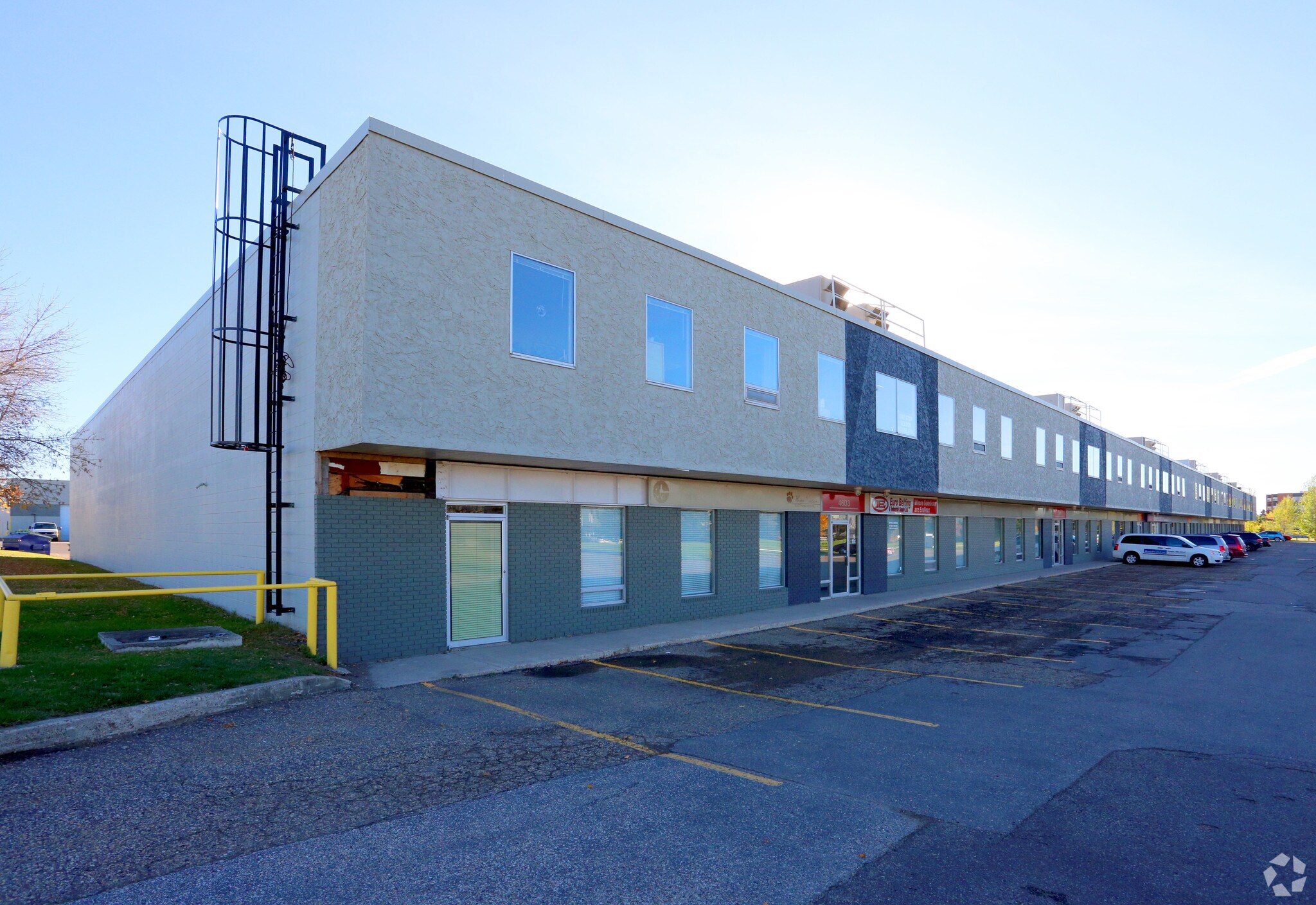 4603-4723 91 Ave NW, Edmonton, AB à louer Photo principale– Image 1 sur 14