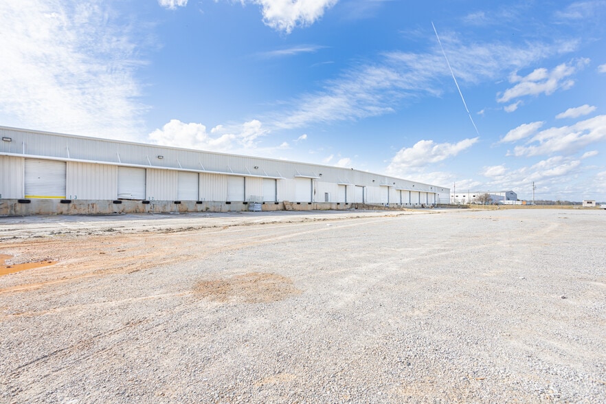 942 W Park Dr, Selma, AL à louer - Photo de l’immeuble – Image 1 sur 19