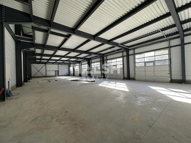 Plus de détails pour Local d’activités à vendre