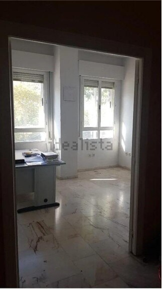 Plus de détails pour Bureau à vendre