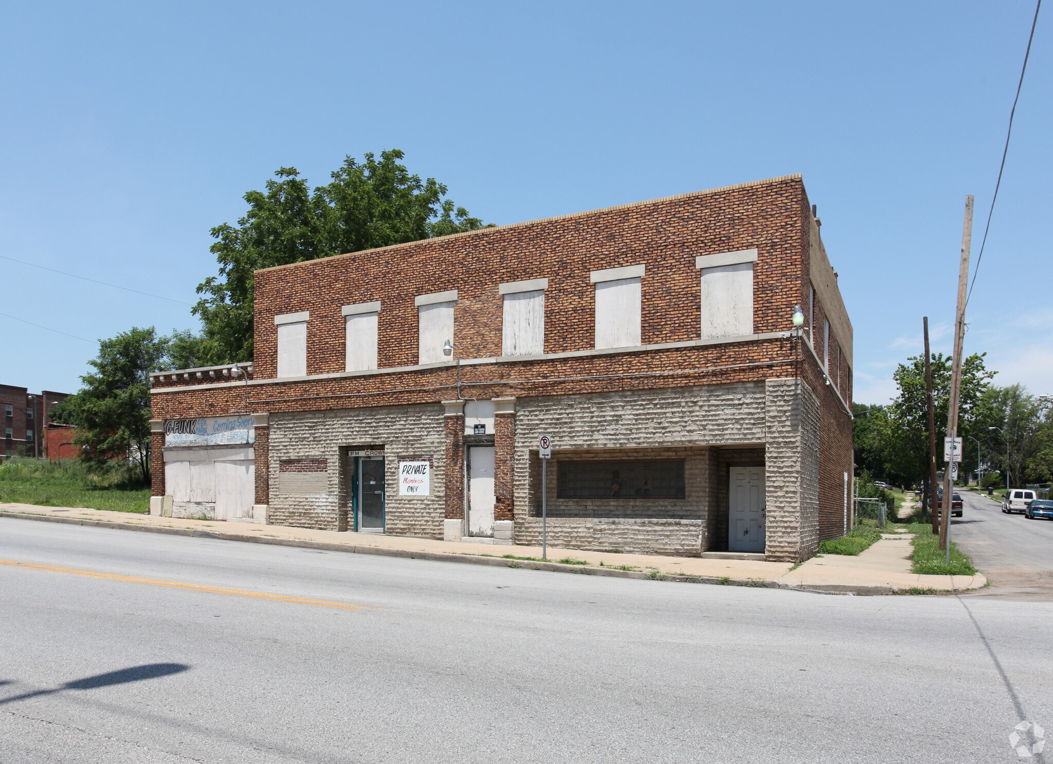 2914-2920 E 31st St, Kansas City, MO à louer Photo principale– Image 1 sur 2