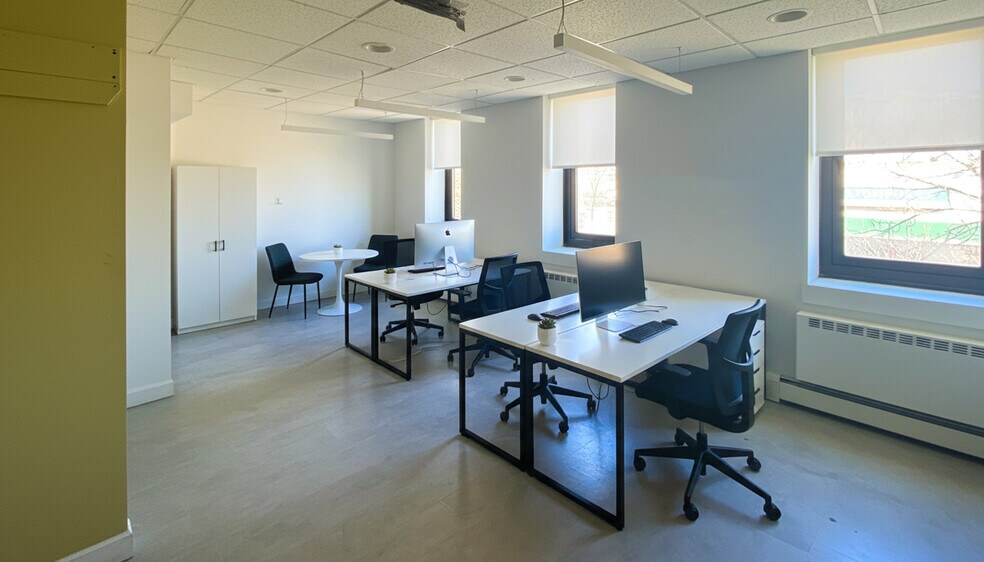 2928 Ditmars Blvd, Astoria, NY à louer - Photo de l’immeuble – Image 2 sur 7