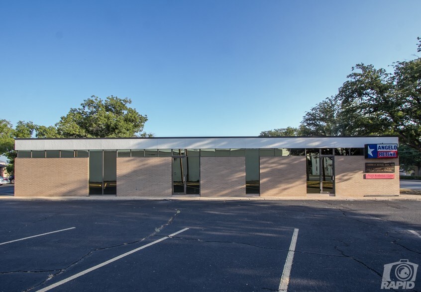 303 W Harris Ave, San Angelo, TX à vendre - Photo de l’immeuble – Image 3 sur 40
