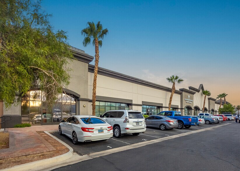6330 S Pecos Rd, Las Vegas, NV à louer - Photo de l’immeuble – Image 3 sur 10