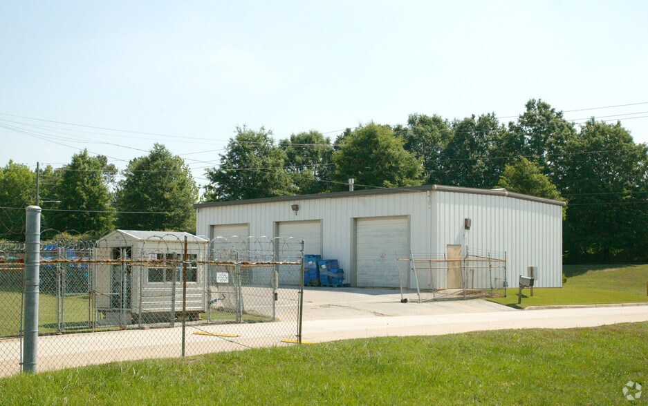 300 Industrial Dr, Birmingham, AL à louer - Photo principale – Image 2 sur 3